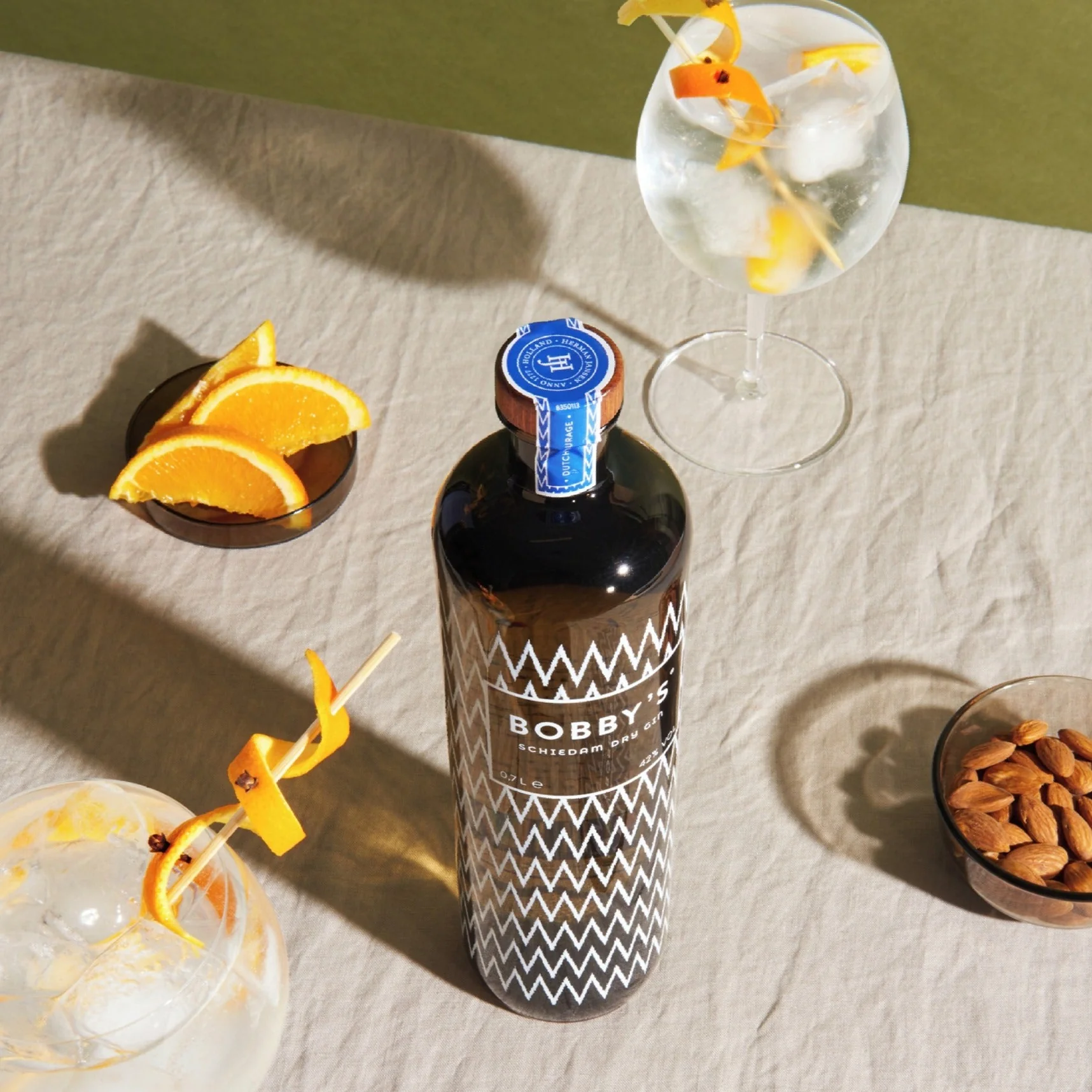 Bobby's Gin Schiedam Dry Gin 700ml - Image 3